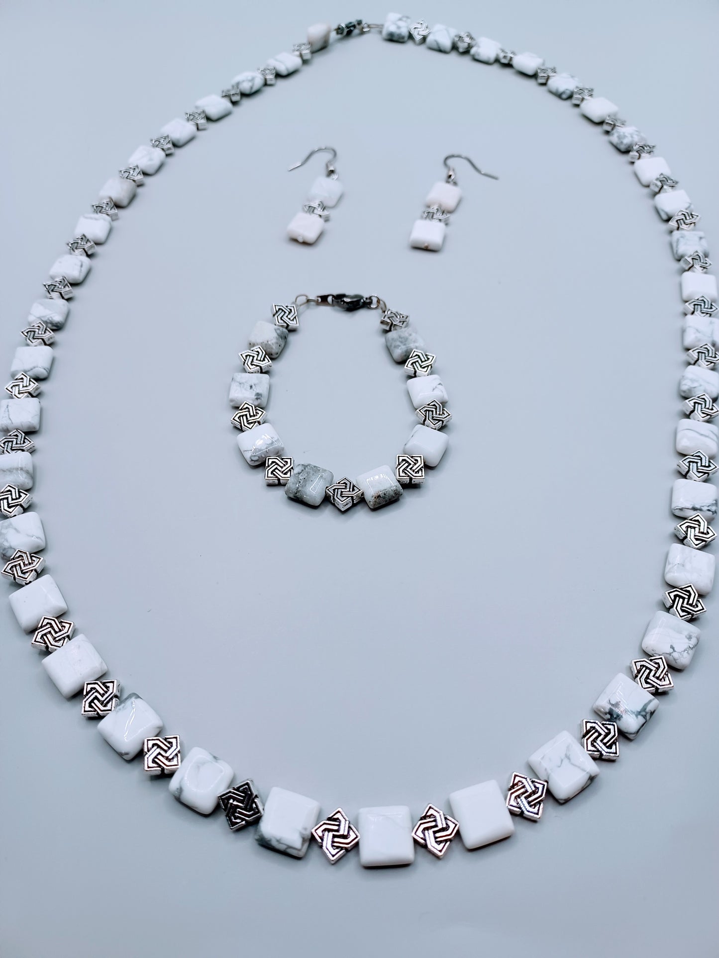 Howlite Solomon’s Knot