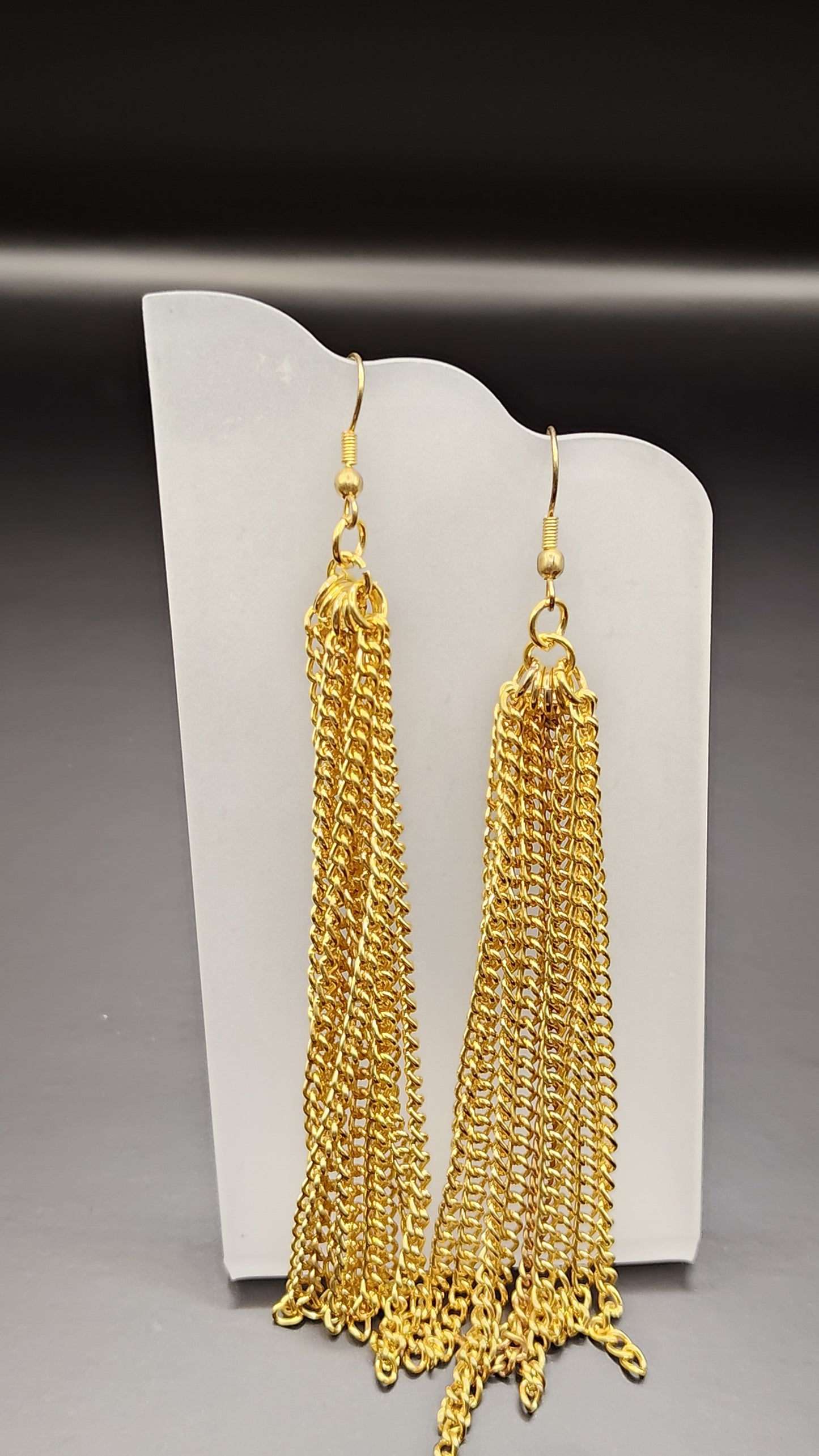 Chain of Tassels