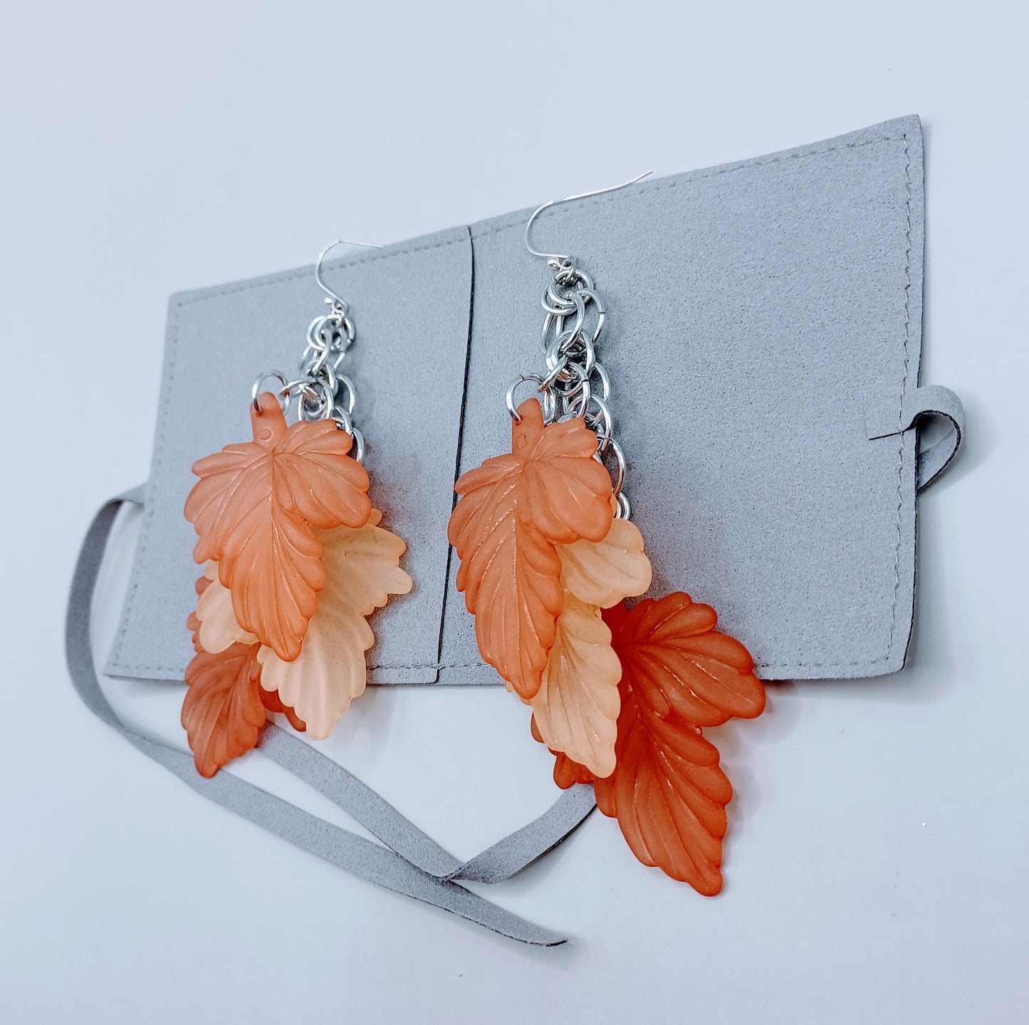 Helm Leaves Earrings Light