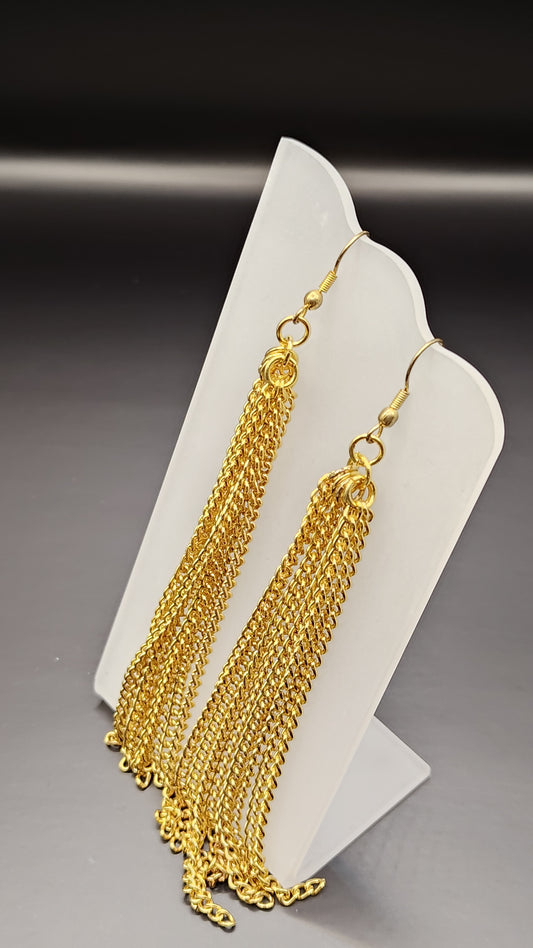 Chain of Tassels